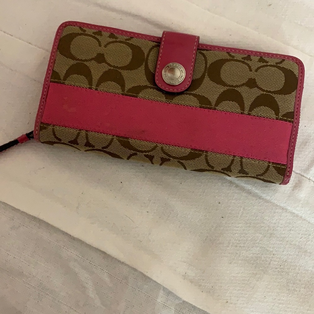 Women’s Coach Wallet (Used)